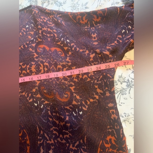 Beautiful club Monaco silk top - Picture 3 of 4